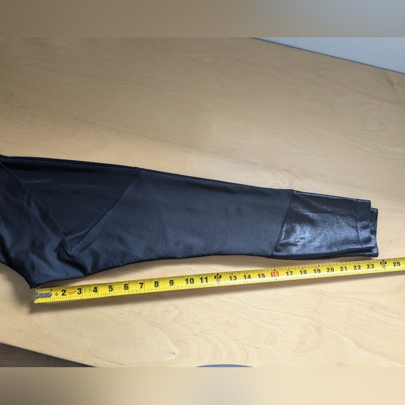 KORAL Black Madr In USA Legging Crop Size Large For Wonen - Picture 9 of 9